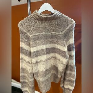 Abercrombie & Fitch Beige Knit Sweater